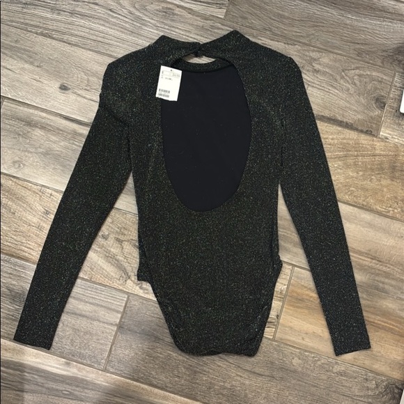 NWT Sparkle Black Open Back Body Suit ✨ - Picture 3 of 4